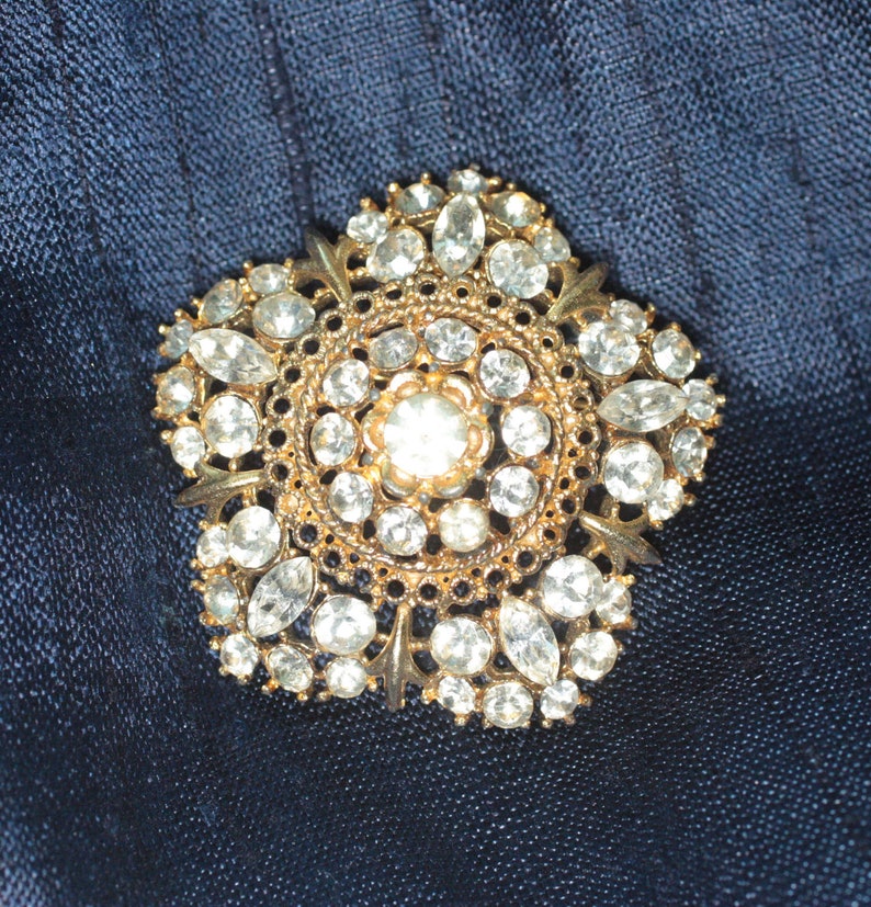 Crystal Rhinestone Star Shaped Brooch Round Clip Earrings Vintage Set