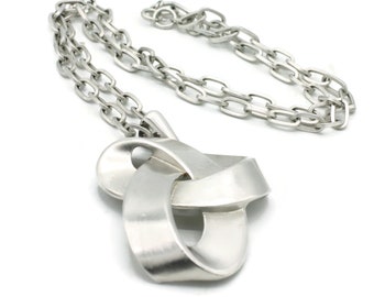 Crown Trifari Silver Tone Celtic Knot Pendant Necklace Chunky Design Cable Chain