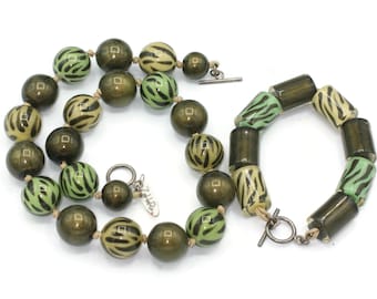 ZaHaRa Signed Bracelet and Necklace Set Chunky Lucite Beads Hand Knotted Toggle Clasp