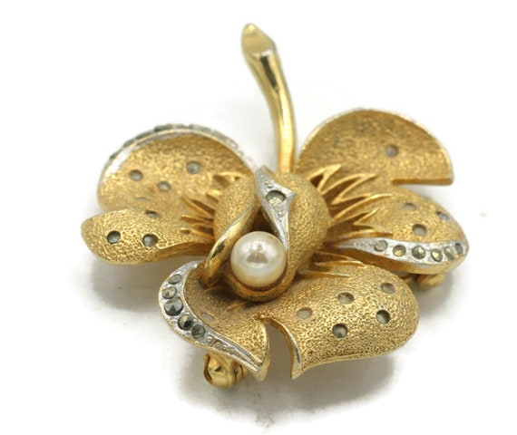 CoroCraft Marcasite and Faux Pearl Brooch Gold To… - image 2