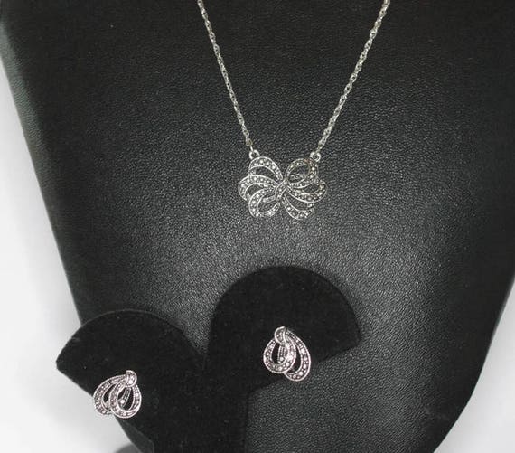 Avon Faux Marcasite Bow Necklace and Earrings Set… - image 7