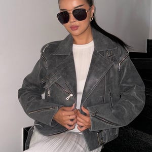 Elegant Women&#39;s Lambskin Zipper Jacket - Unique Handmade Leather Gift for Her - Premium Women Leather Jacket - Christmas Gift