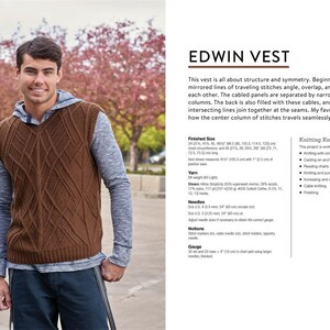 Puede incluir: Un chaleco de punto marr&oacute;n con un patr&oacute;n de diamantes, usado sobre una sudadera con capucha gris. El chaleco tiene un dise&ntilde;o de cuello en V. El texto "EDWIN VEST" es visible.
