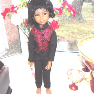 Conjunto de 3 piezas que le queda bien al niño más grande, Ruby Red, amigos de la moda como Lawrence. Mi diseño y patrón.