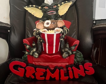 Gremlins Figurine: Gizmo in Popcorn Bucket, Horror Movie Collectible