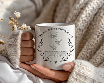 Taza vintage de Dramione Coquette con esposas: sutil merchandising navideño para amantes de los libros y el romance de Draco. Caja de regalo navideña.