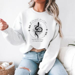 Sudadera vintage de Dramione con esposas - Merchandising literario discreto para el Día de la Madre para fans de Draco Booktok / amantes de los libros románticos Caja de regalo de primavera imagen 13