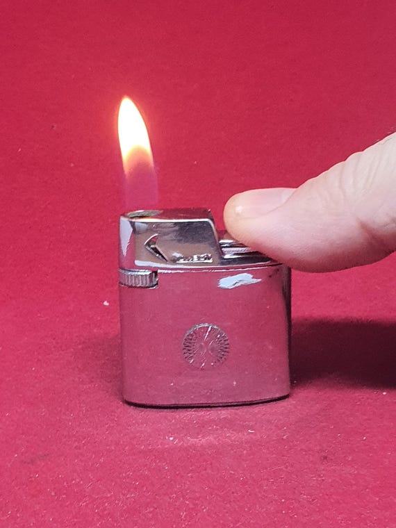Vintage Ronson Milady butane lighter