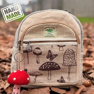 Sac à dos fait main en chanvre avec imprimé champignons | Sac à dos bohème respectueux de l'environnement pour le voyage, l'école ou un festival | Cadeau durable unisexe | Sac Fairtrade