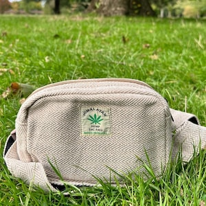 Sac banane en chanvre fait main | Sac banane bohème respectueux de l'environnement pour le voyage, le festival ou la randonnée | Sac banane unisexe à bandoulière | Cadeau durable Royaume-Uni