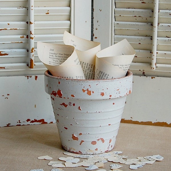 125 - Wedding Petal Toss Cones / Book Page Cones /   Confetti Cones  5 - 6"