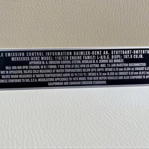 Informacje o tabliczce znamionowej układu wydechowego - A1105842021 - pasuje do Mercedesa W116 W126 USA Kanada - NOWY