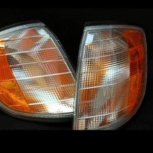 Amberkleurige richtingaanwijzerset voor Mercedes W201 190E 190D (1983-1993) | Knipperlichten vooraan volgens Amerikaanse specificaties, links en rechts