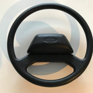 Original steering wheel Land Rover Defender models 90, 110, 130 and L316, years of construction 1990-2016 with 36 teeth hub mount NEW