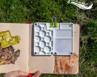 Travel Watercolor Palette - Unique 3D Printed Design, Lightweight & Portable Gift for Artists - Clip-On for Urban Sketching and Painting