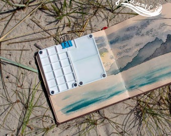 3D Printed Magnetic Watercolor Palette with 17 wells Lightweight Travel Palette with Unique Design  Portable Art Supply for Quick Sketches