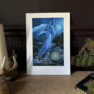 "Druck mit dem Titel ""Labyrinth"" von Amanda Clark - Kunstdruck für Märchen, Göttin, himmlische Kunst, wunderliche Kunst, verträumter Kunstdruck."