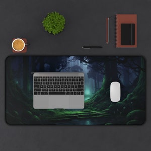 Verzauberte Wald Schreibtischunterlage, dunkles Waldland Mousepad, Feengarten, Gothic Schreibtischunterlage, dunkelgrüne ästhetische Mausunterlage, Witchy Schreibtischunterlage, wunderlich Bild 4