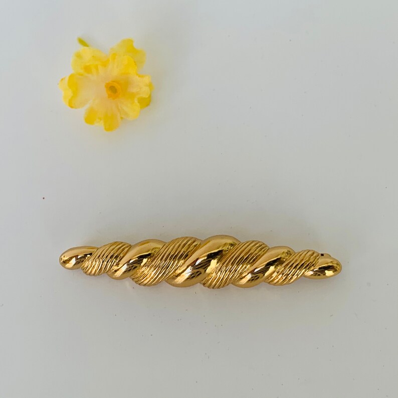 Mid Century Women Brooch Gold Tone Shell Brooch Vintage Monet Gold Tone Shell Brooch