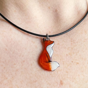 Handgemachte Rotfuchs Harz Anhänger Halskette: Woodland Jewelry