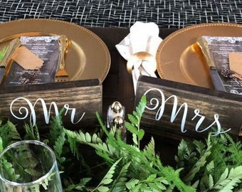Mr and Mrs Signs, Mr & Mrs Wedding Signs, Mini Bride and Groom Signs, His Hers Signs, Sweetheart Table Decor, Rustic Wedding Signs 6.5 x 3.5