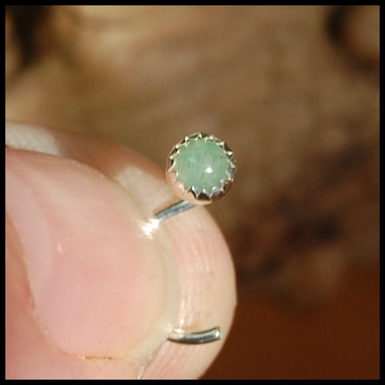 CUSTOMIZE Nose Stud Nose Screw 3mm Aventurine in Sterling Silver Serrated Bezel