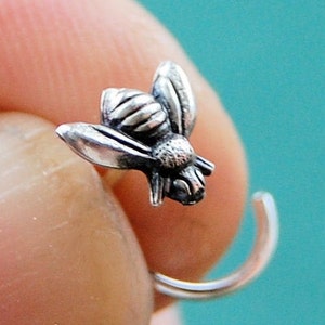 Bee Insect Nose Stud - A Little Bee Nose Ring in Sterling Silver - Cute Animal Nose Jewelry
