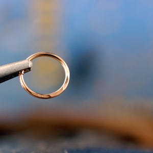 Anneau de nez en or rose, martelé, fin ou épais, bijoux de nez bohème uniques
