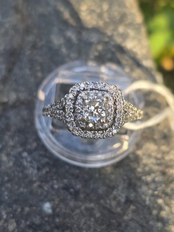 Diamond solitaire with halos - image 4