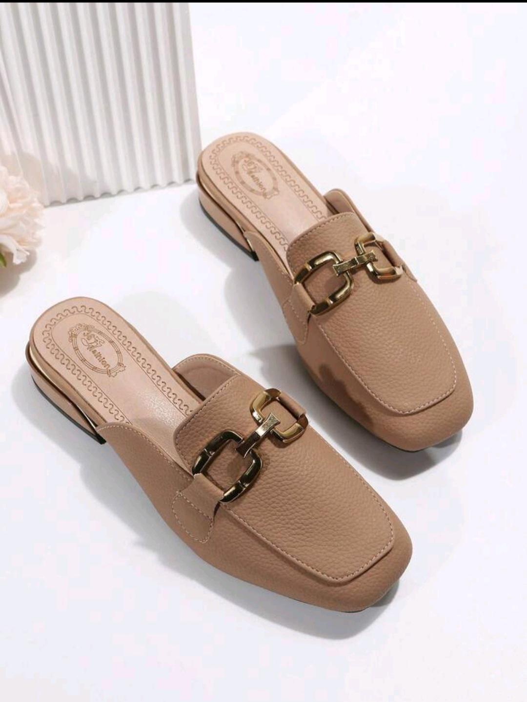 Pantuflas tipo mules con hebilla de metal para mujer, mocasines de charol con punta cuadrada, elegantes zapatos planos sin talón, aptos para todas las estaciones.