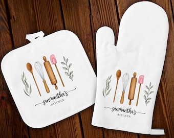 Personalized Kitchen Oven Mitt and Pot Holder Set, Custom Name Kitchen Decor, Baking Gift