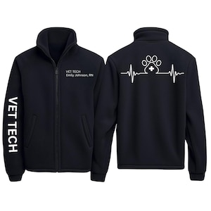 Anpassad broderad veterinär Tech Fleece-jacka Personlig broderad veterinärtekniker Dry Fit-jacka Djursjukhusuniform Husdjursvårdsjacka