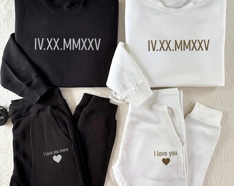 Conjunto de sudadera y jogger con fecha personalizada, conjunto de pareja con números romanos, regalo de aniversario, ropa de estar personalizada