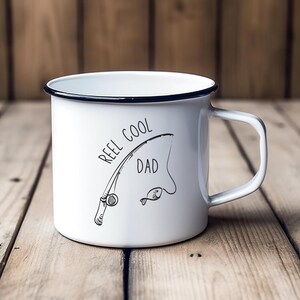 Reel Cooler Papa Becher, Reel Cooler Papa, Papa Angeln Becher, Vatertagsgeschenk, Emaillebecher, Angeln Kaffeetasse, niedlicher Camping Becher, Papa Geschenk von Kindern