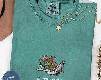 Koszulka z żabą i gęsią „Jeździmy o świcie”, zabawna bluza Wizardcore, koszulka Weirdcore Cottagecore, prezent z memem żaby, chaotyczne zwierzę, zabawny gracz
