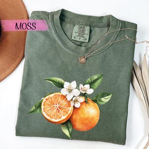 Vintage shirt met oranjebloesem, comfortabele kleuren, T-shirt met fruitprint, T-shirt met botanische citrus, shirt zomertuin, zacht esthetisch retro T-shirt