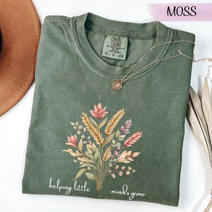 Comfort Colors® Lehrer Shirt, helfen kleinen Köpfen wachsen Shirt, süßes Shirt für Lehrer,Lehrer Geschenke,Lehrer Blume Shirt, Vorschule Shirt