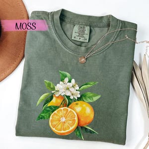 Vintage shirt met oranjebloesem, comfortabele kleuren, T-shirt met fruitprint, T-shirt met botanische citrus, shirt zomertuin, zacht esthetisch retro T-shirt