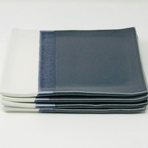 Platos de cerámica-Bandejas de gres-Platos hechos a mano-Cerámica azul y blanca-Platos llanos de cerámica-Juego de cuatro platos-Listo para enviar imagen 2