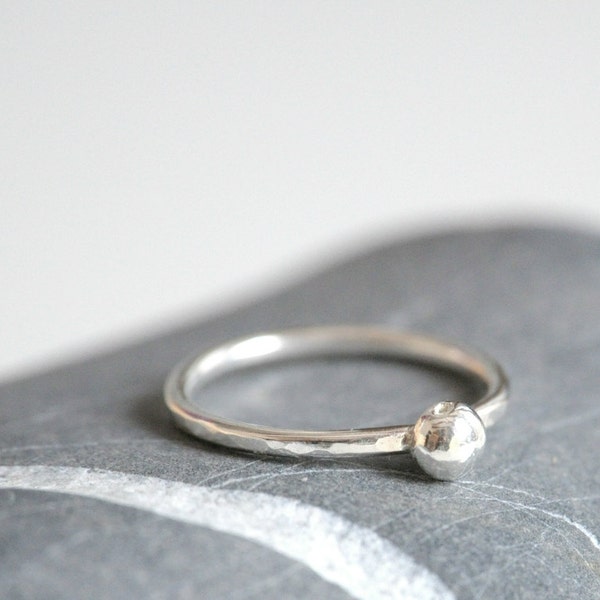 Anello in argento - anello impilabile con 4mm ball - MADE TO ORDER