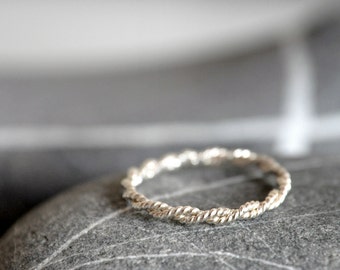 Bague en argent torsadé et tressé - empilable - sur commande