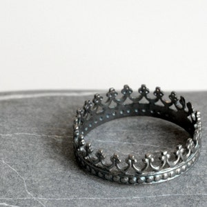 Dark Crown Sterling silver ring - Heavily oxidized