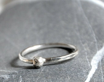 Silberring - stapelbarer Ring mit 4 mm Kugel - MADE TO ORDER