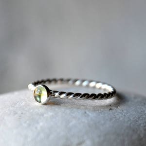 Sterling Silver Peridot Stacking Ring, patterned, rope, stackable 4mm cabochon, Made To Order Bild 1