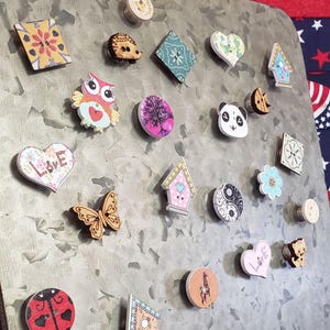 Wooden Needle Minders