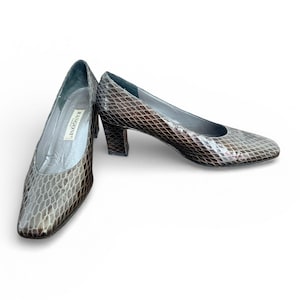 Rangoni Firenze italienska ormskinnspräglade läderpumps med blockklack Grå Vintage