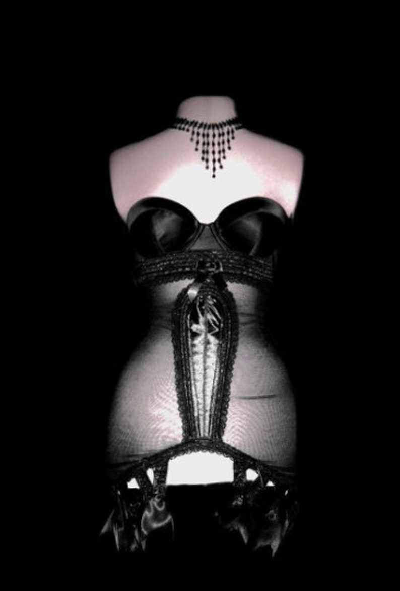 GOTHIC BRIDE 6 Strap Longline Victorian Style Girdle. image 2