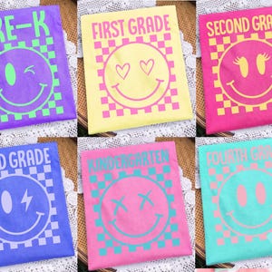 Ensemble PNG de smiley à carreaux pour la rentrée des classes, Bonjour la maternelle, pré-maternelle 1er 2e 3e 4e année PNG, Coquette professeur en téléchargement numérique