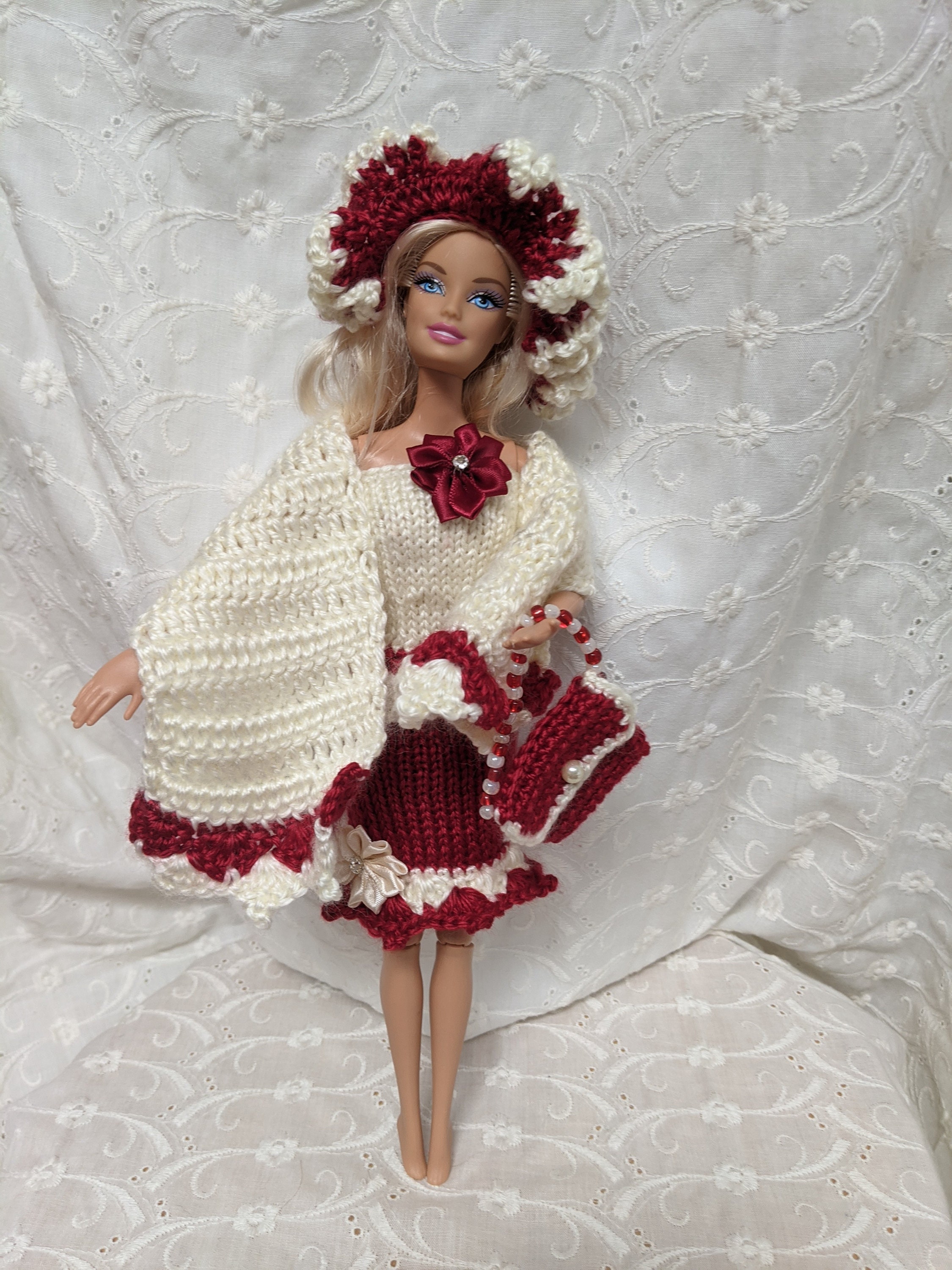 Pretty Red & Cream Knit Crocheted Skirt Top Hat Handbag Wrap Fits 11 Fashion Barbie Dolls 25