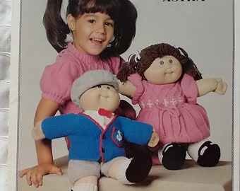 Patons All Dresses Up in Beehive Astra Doll Knitting Pattern Leaflet  #1031   DP#07